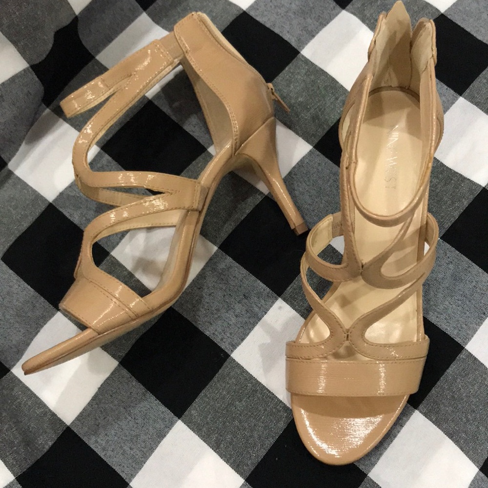 Nine West tan shoes size 9
